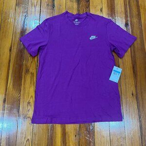 Nike Club Embroidered Patch Short Sleeve Shirt Purple Men's Medium AR4997-504